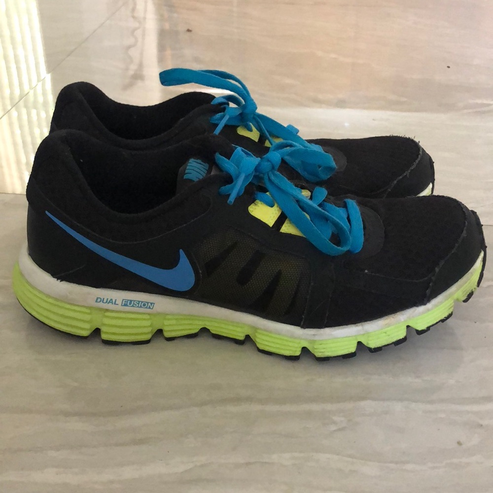 Nike dual fusion